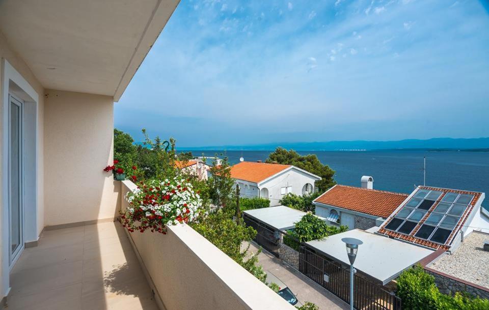 Apartments Dora Vantacici Exterior photo