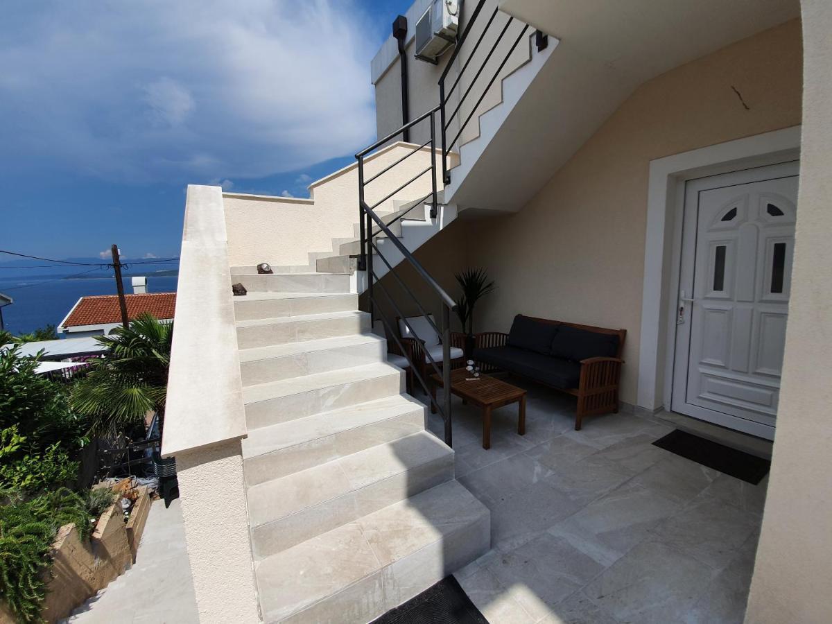 Apartments Dora Vantacici Exterior photo